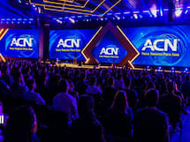 Projeção em Painel de LED para Evento Corporativo - Padoma eEventos