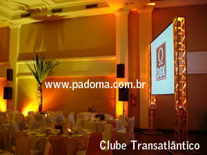 Telão de projeção para apresentações em convenções corporativas - Padoma Eventos
